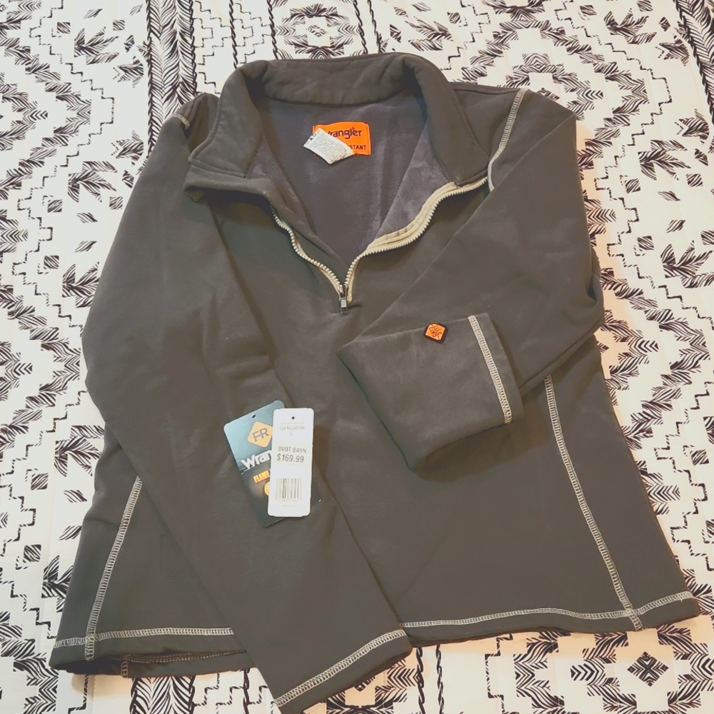 Women's FR pullover.